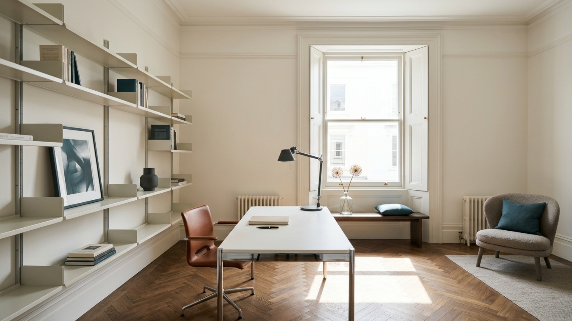 Minimalist Home Office Ideas for an Empty Room